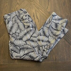 Ann Taylor Black and White Pants Size 4
